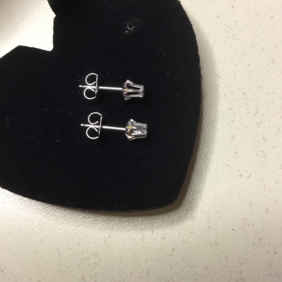 14k White Gold Diamond Studs - Picture 3 of 6